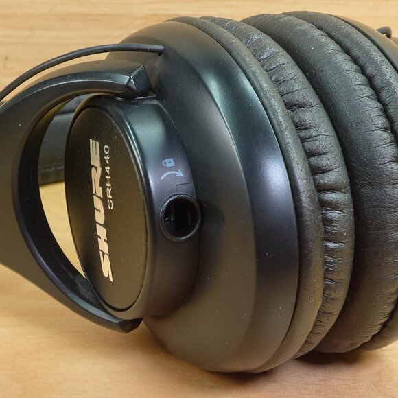 SHURE SRH440A Professional Studio Headphones, Black - Picture 4 of 11